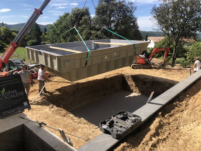 Terrassement pour une piscine IBIZA à Gréoux-les-Bains