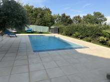 PISCINES IBIZA coque polyester grise à CORBIÈRES